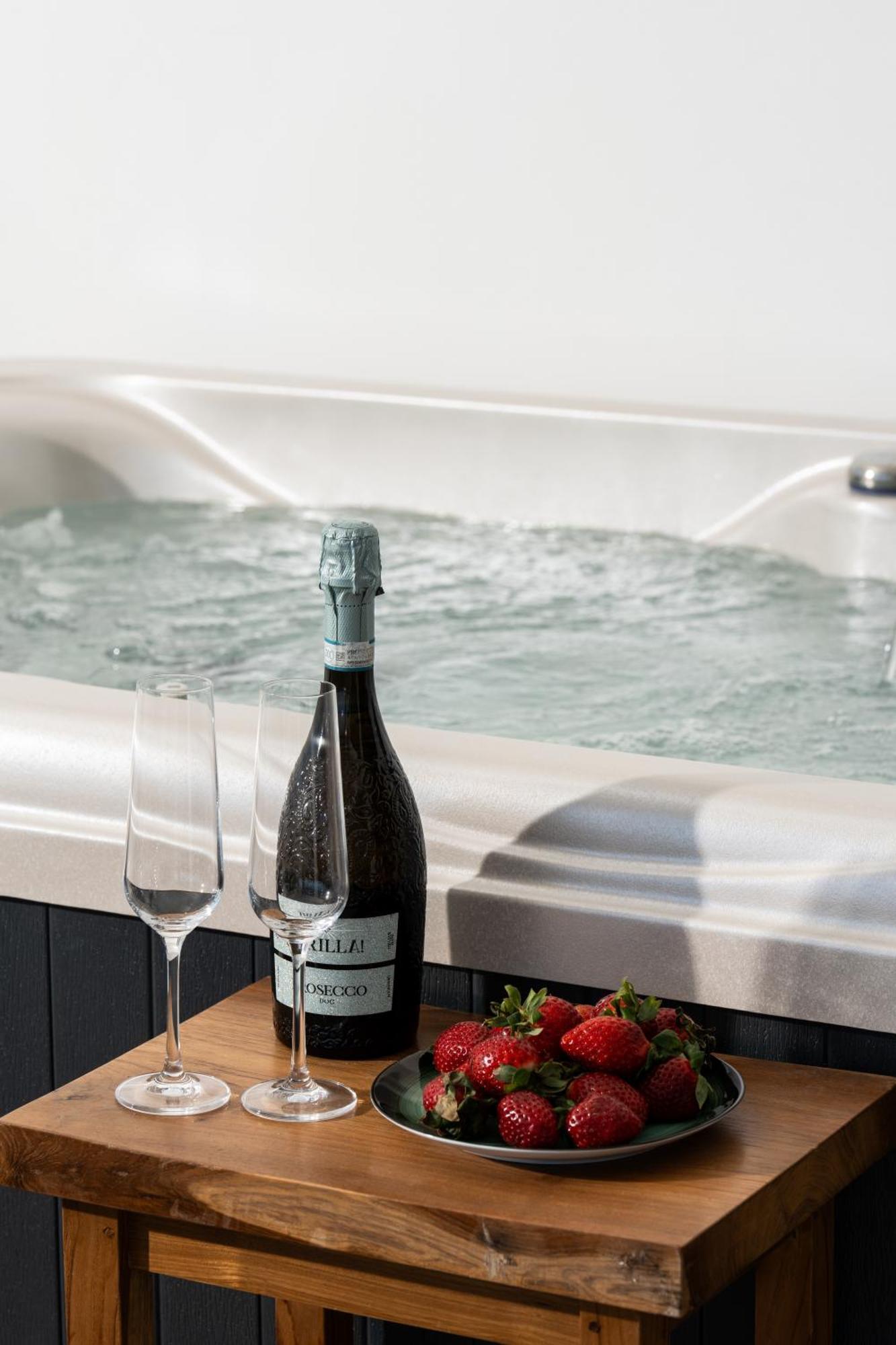 Secret View Apartment, With Private Jacuzzi Ретимно Екстериор снимка